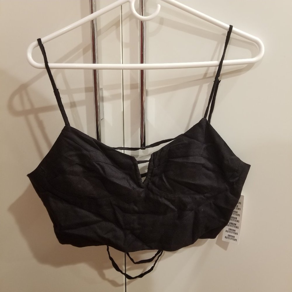 UO lace up back crop tank!